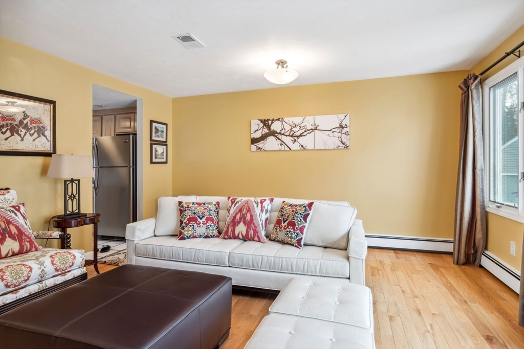 84 Walpole St # 3B