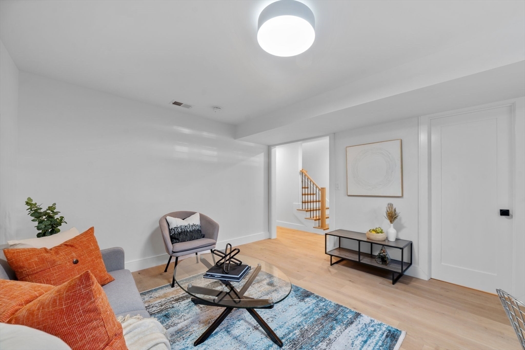 19 Hanson Street # 1