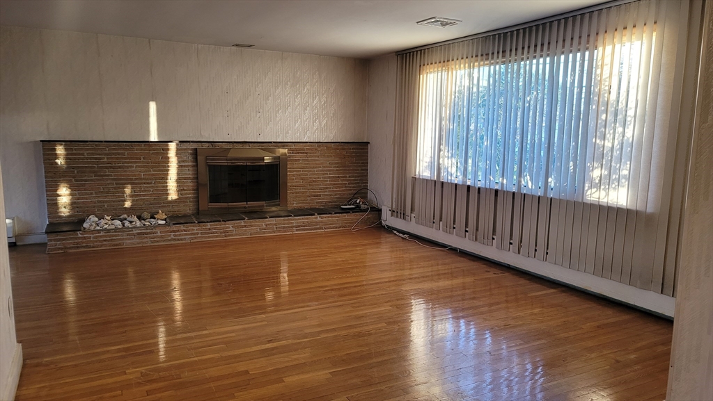 12 Priscilla Rd