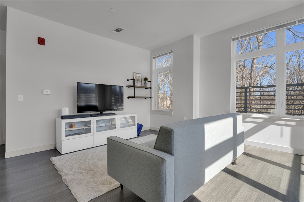 99 Tremont # 518