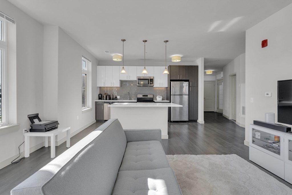 99 Tremont # 518
