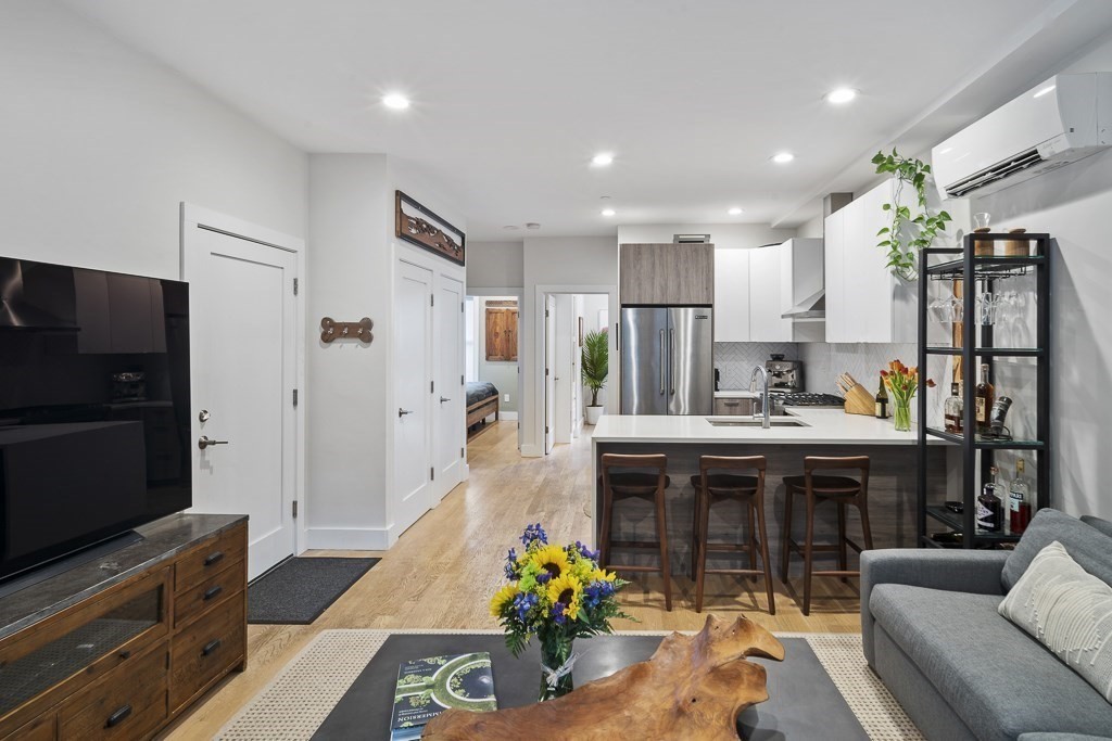 55 E Springfield St # 2