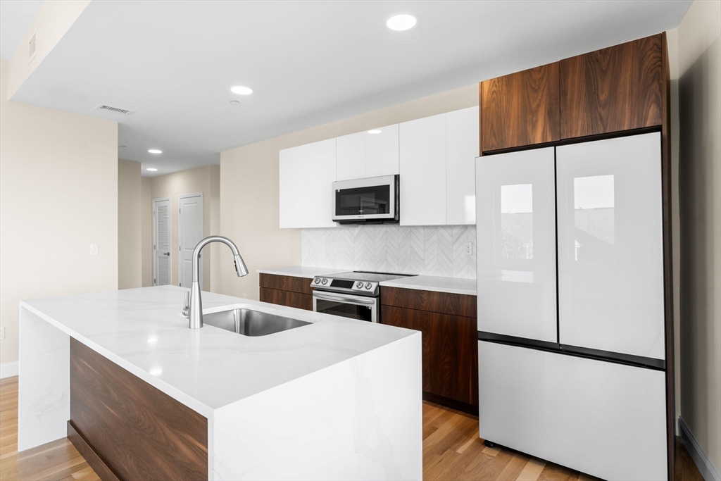 16 Taber Street # 506