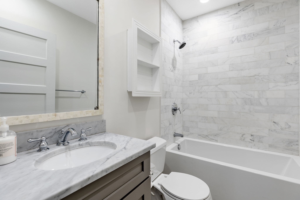 136 Sydney Street # 4