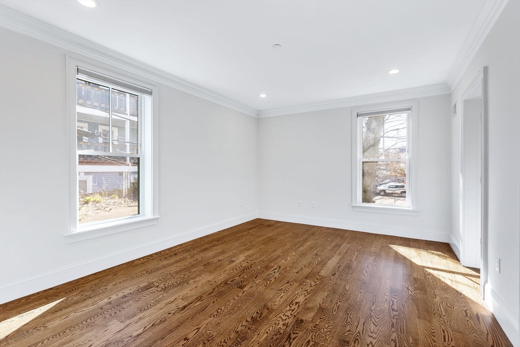 136 Sydney Street # 4