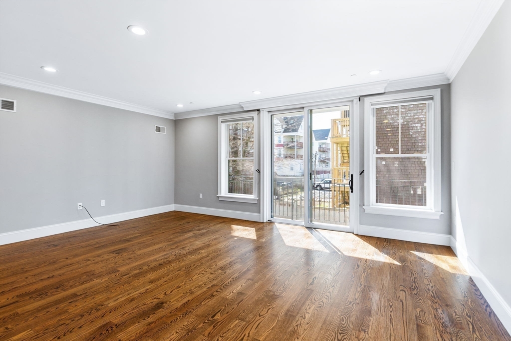 136 Sydney Street # 4