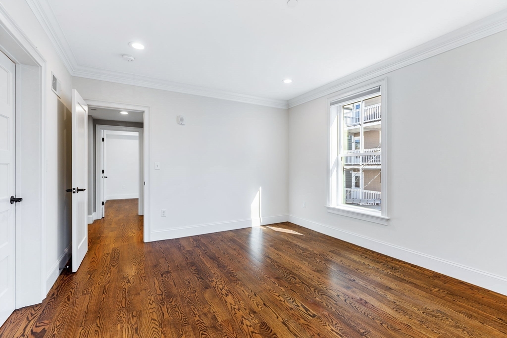 136 Sydney Street # 4