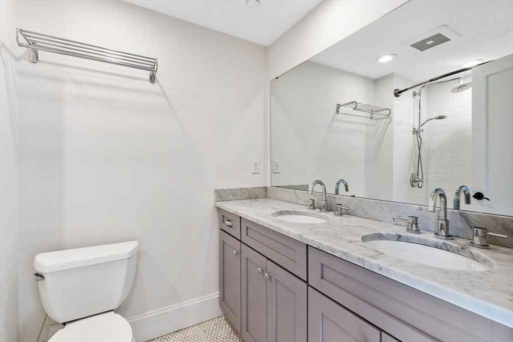 136 Sydney Street # 4