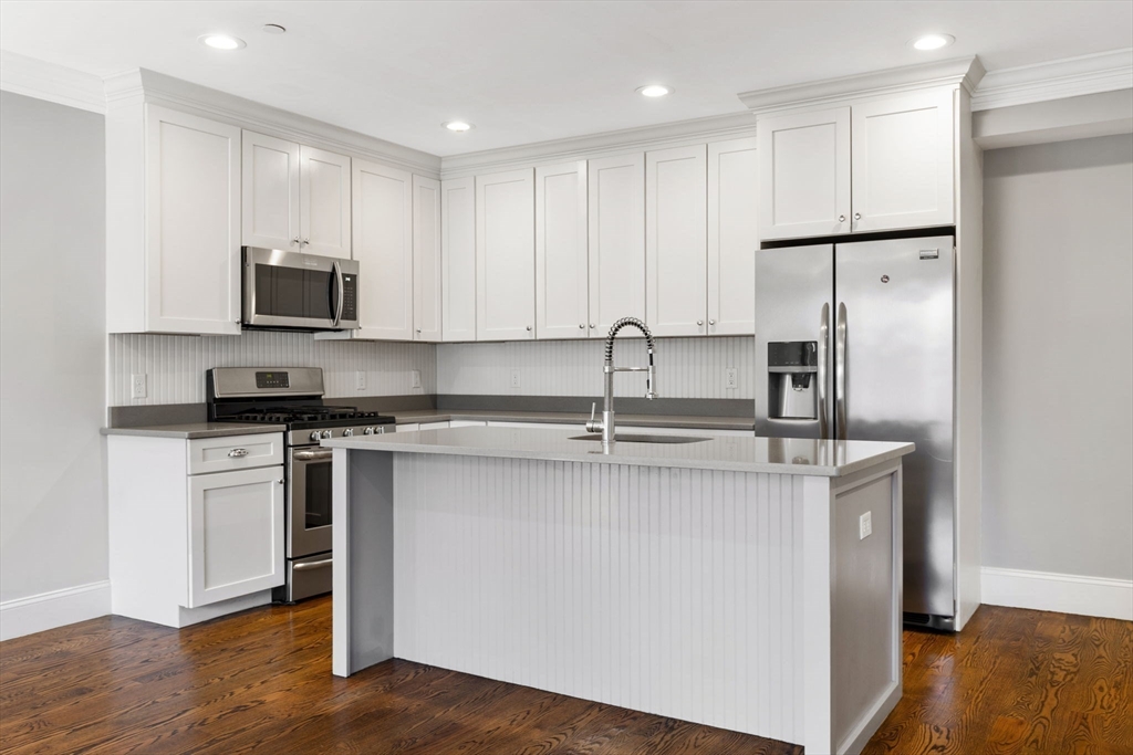 136 Sydney Street # 4