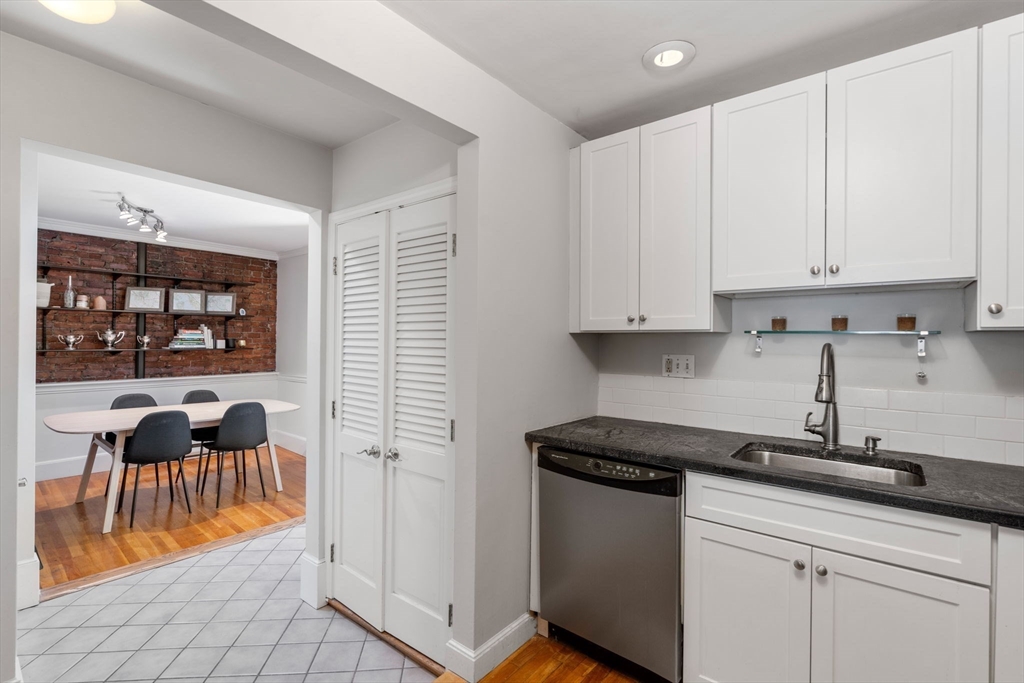 123 Saint Botolph Street # 10