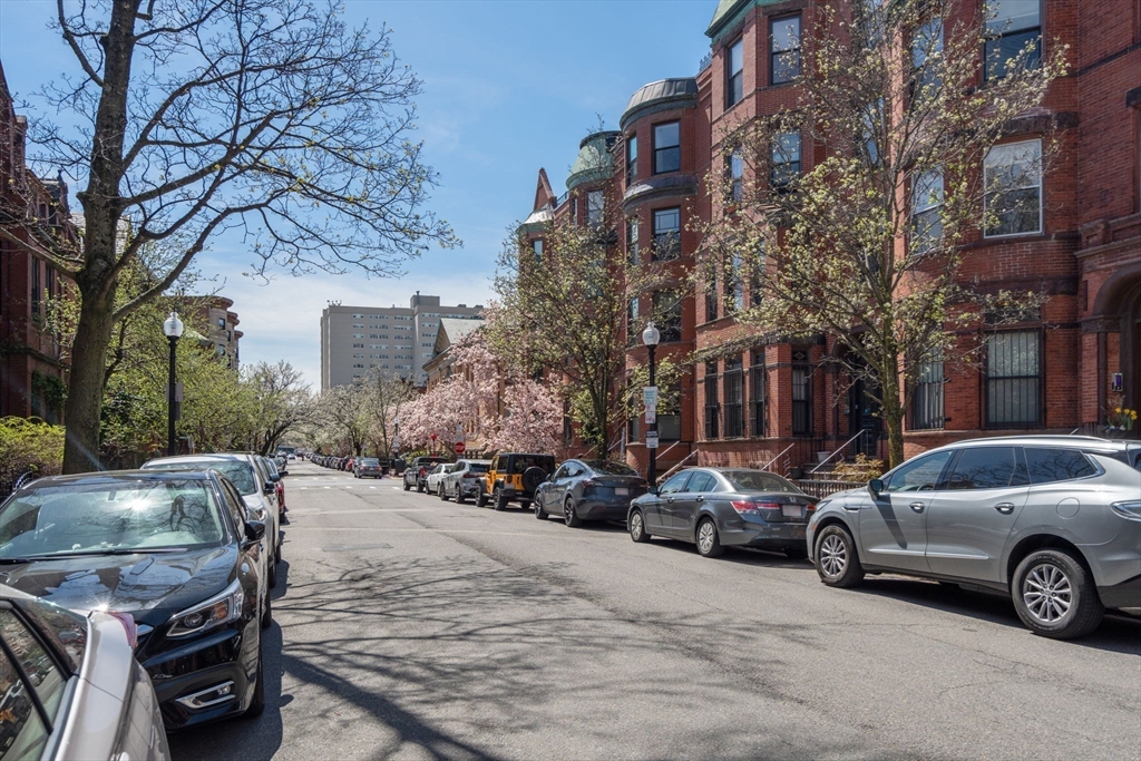 123 Saint Botolph Street # 10