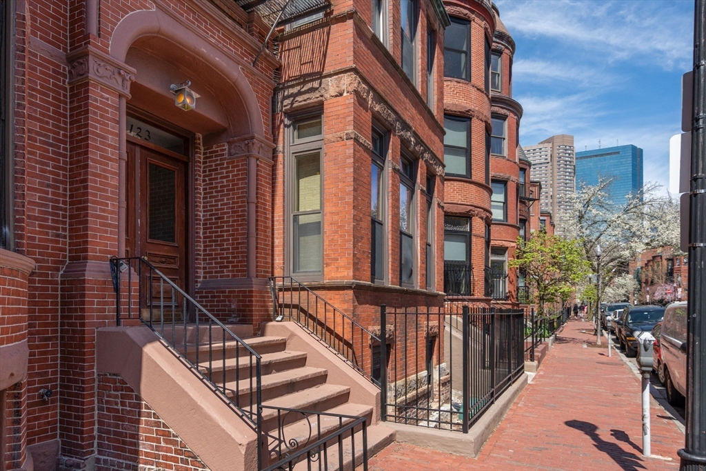 123 Saint Botolph Street # 10