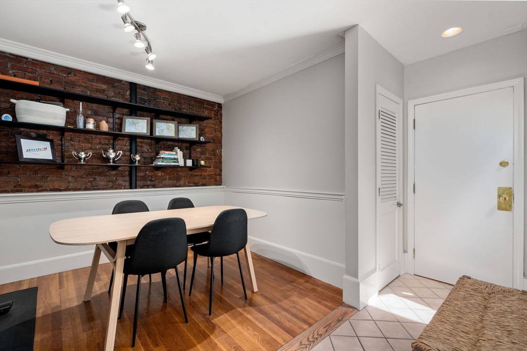 123 Saint Botolph Street # 10