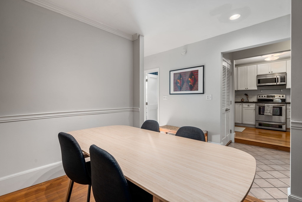 123 Saint Botolph Street # 10