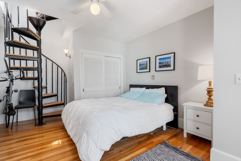 123 Saint Botolph Street # 10