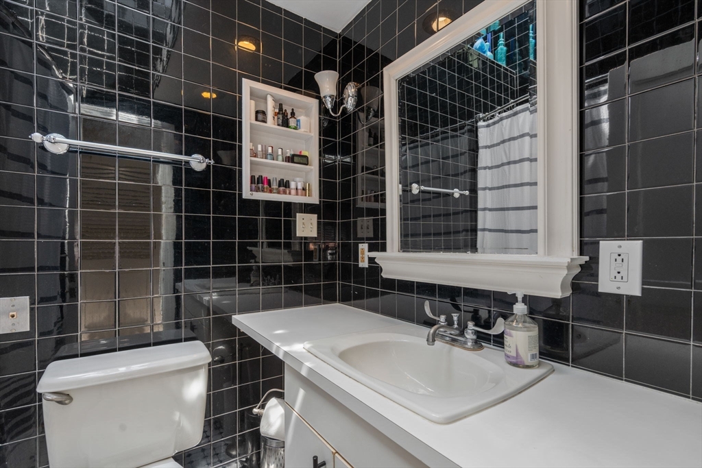 123 Saint Botolph Street # 10