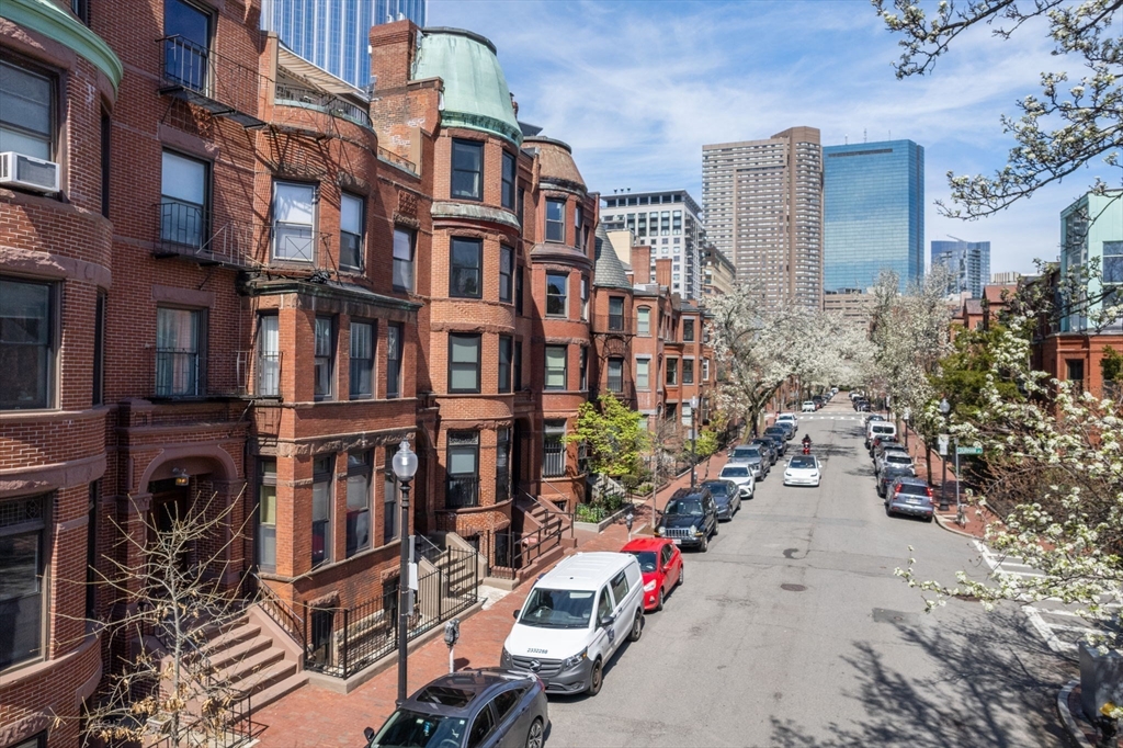 123 Saint Botolph Street # 10