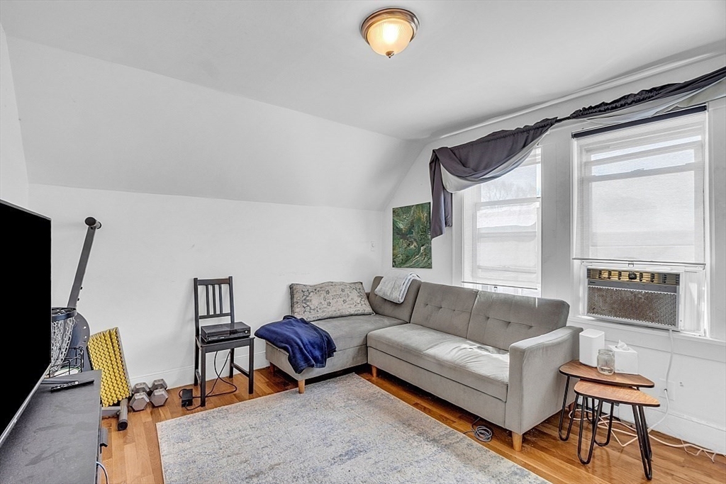 7 Harwood St