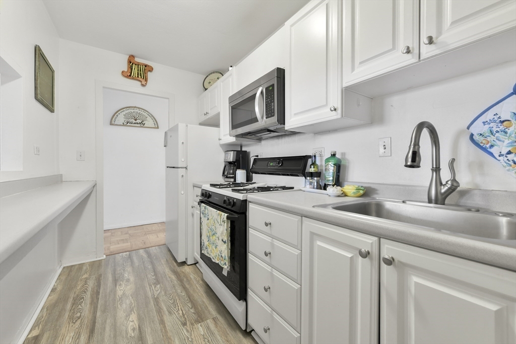 6 Whittier Pl # 8P