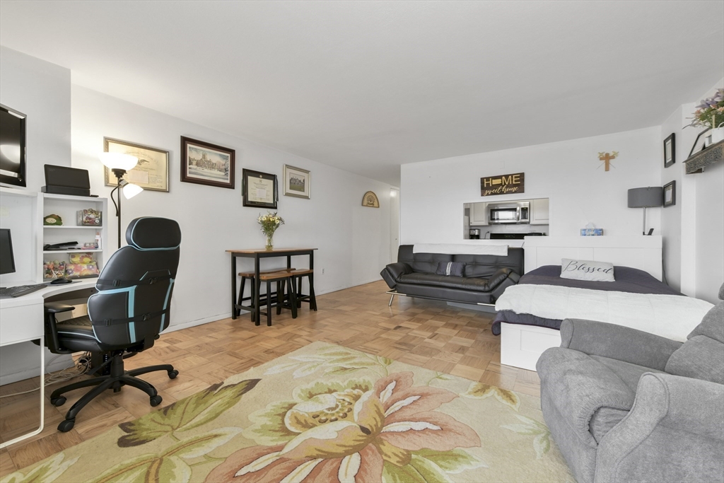 6 Whittier Pl # 8P