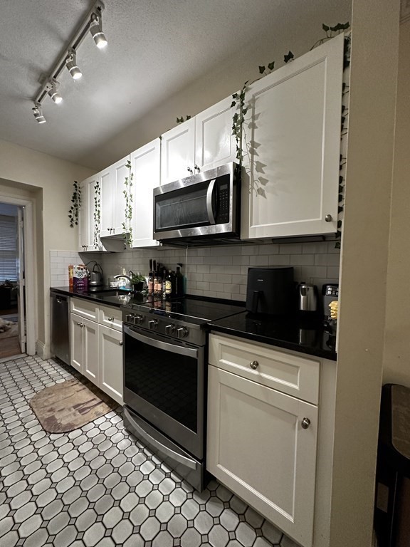 194 W Springfield St # 1