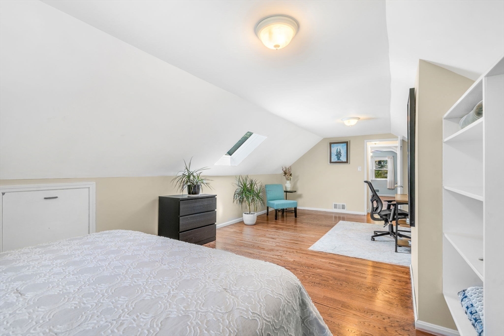 9 University Dr