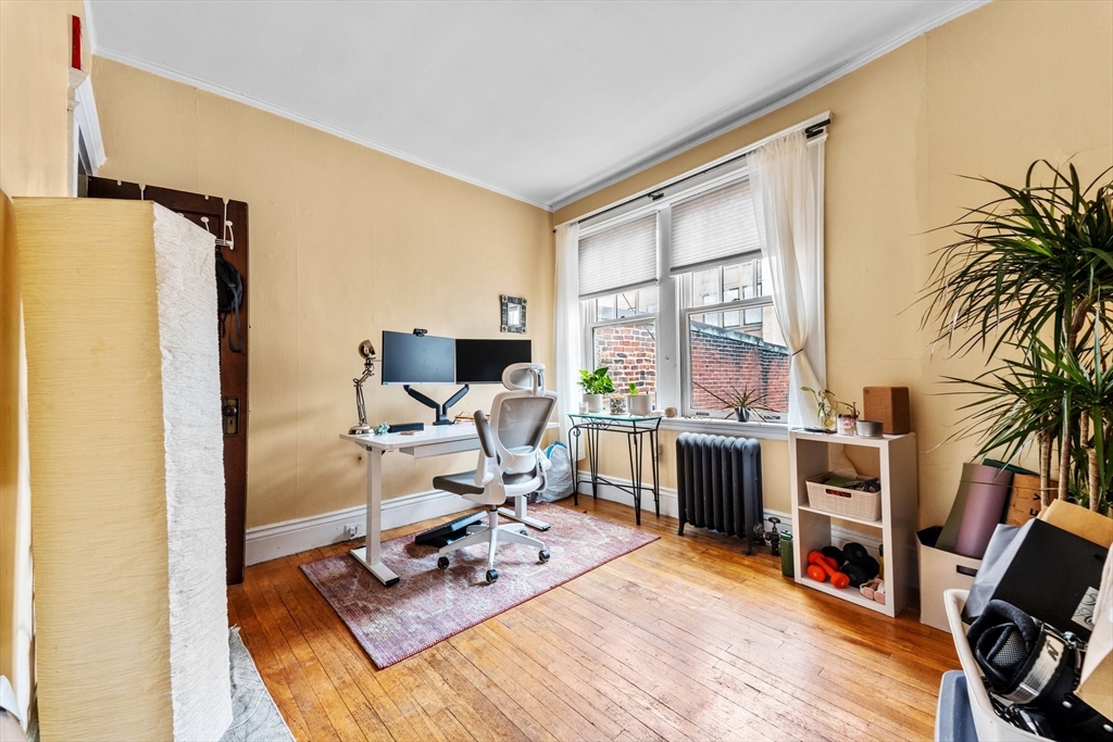 282 Newbury Street # 20