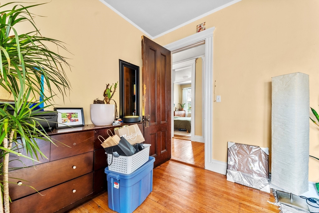 282 Newbury Street # 20
