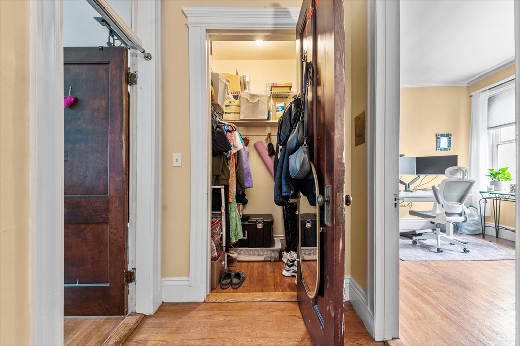 282 Newbury Street # 20