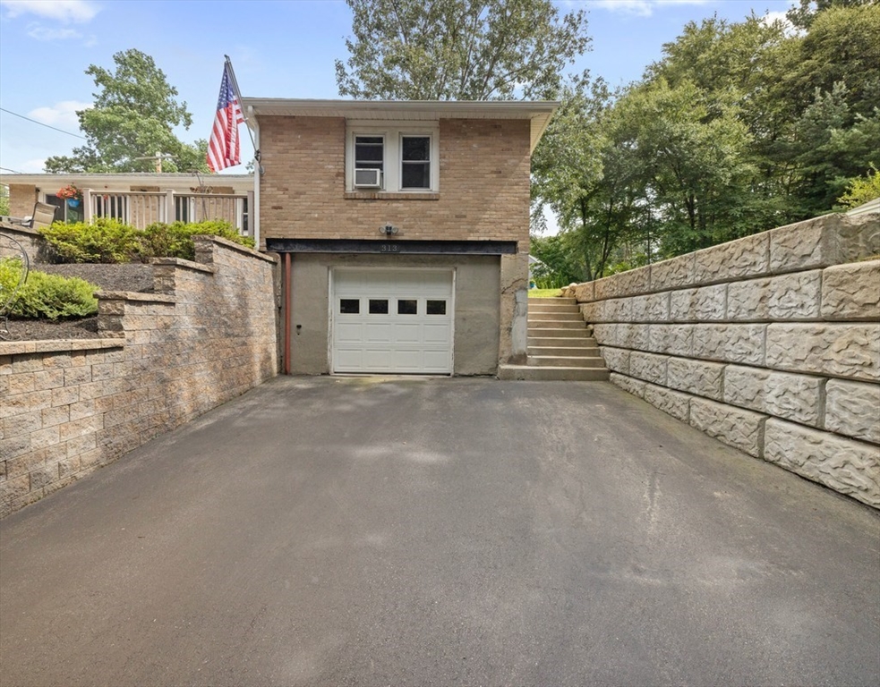 313 Old Connecticut Path