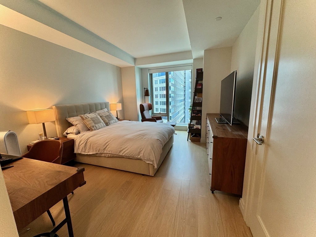 133 Seaport Boulevard # 918