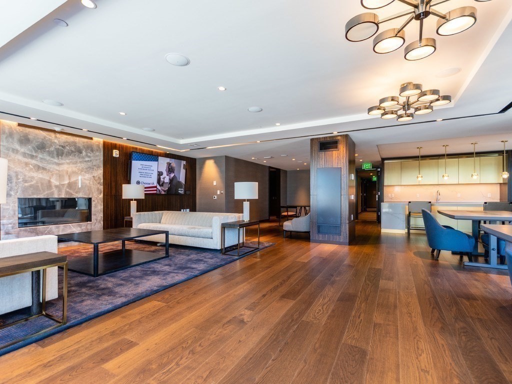 133 Seaport Boulevard # 918