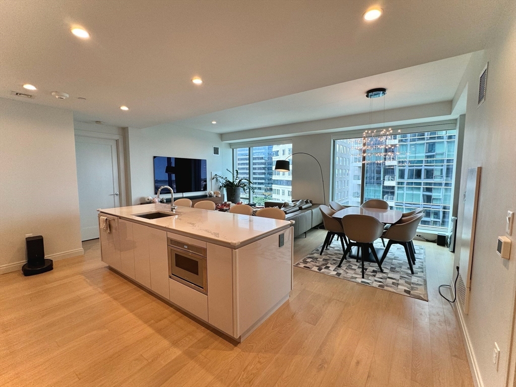 133 Seaport Boulevard # 918