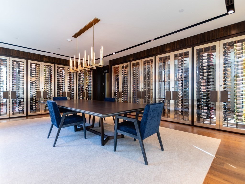 133 Seaport Boulevard # 918