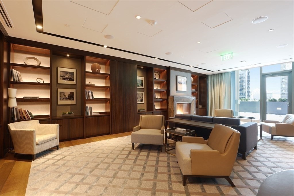 133 Seaport Boulevard # 918