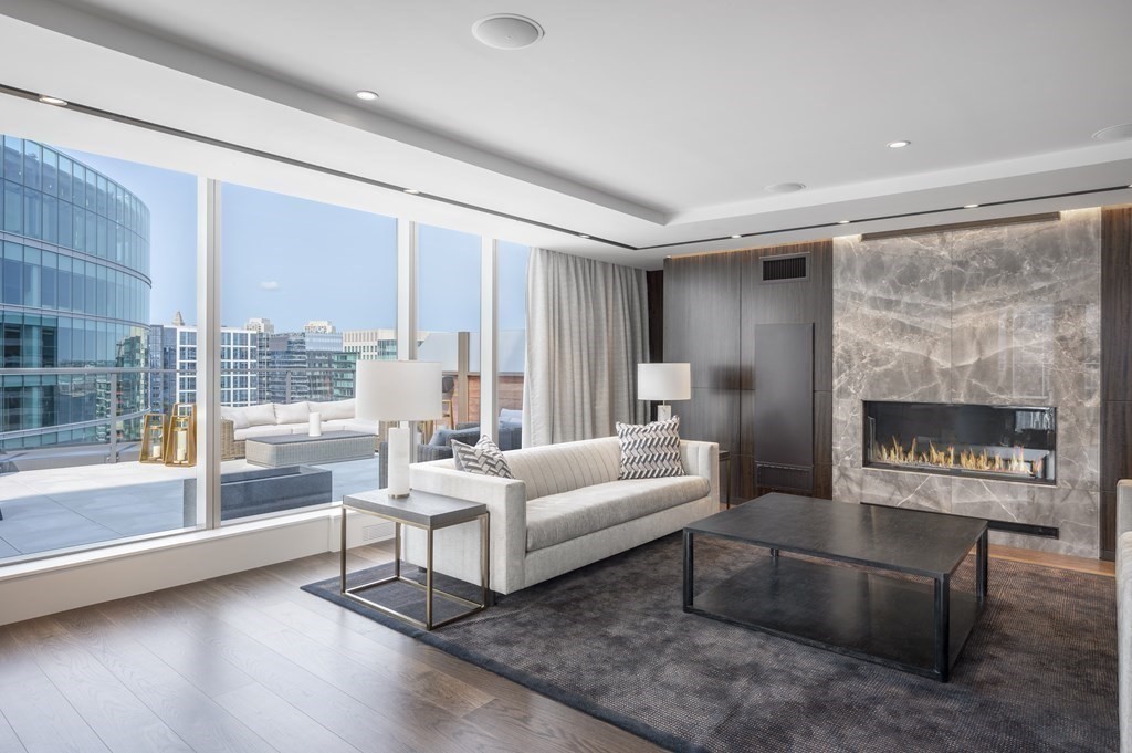 133 Seaport Boulevard # 918