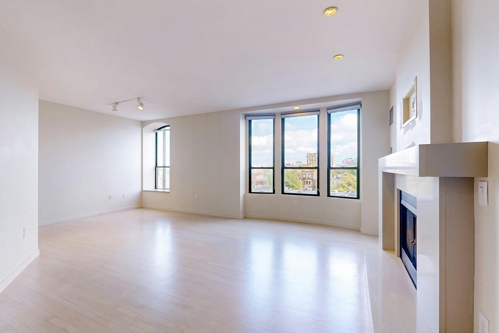 755 Boylston Street # 404