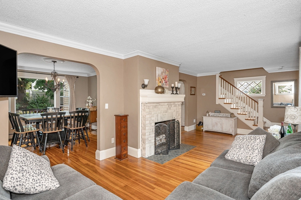 12 Norval Avenue