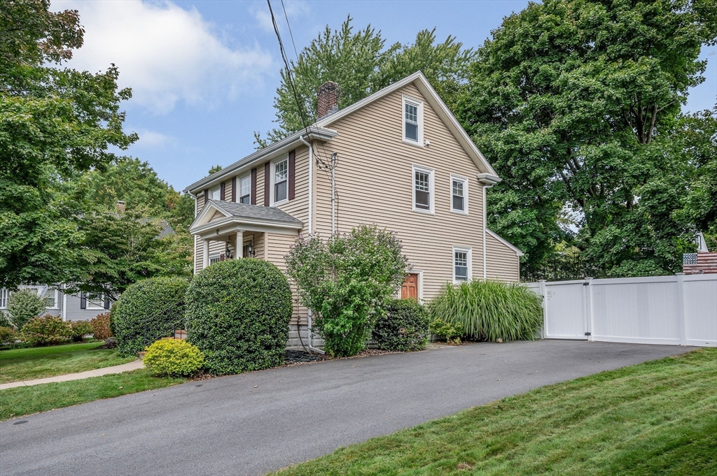 12 Norval Avenue