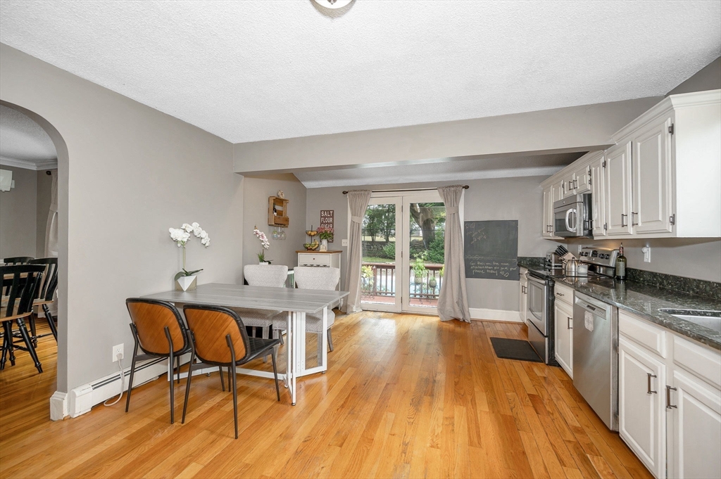 12 Norval Avenue