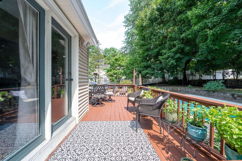 12 Norval Avenue