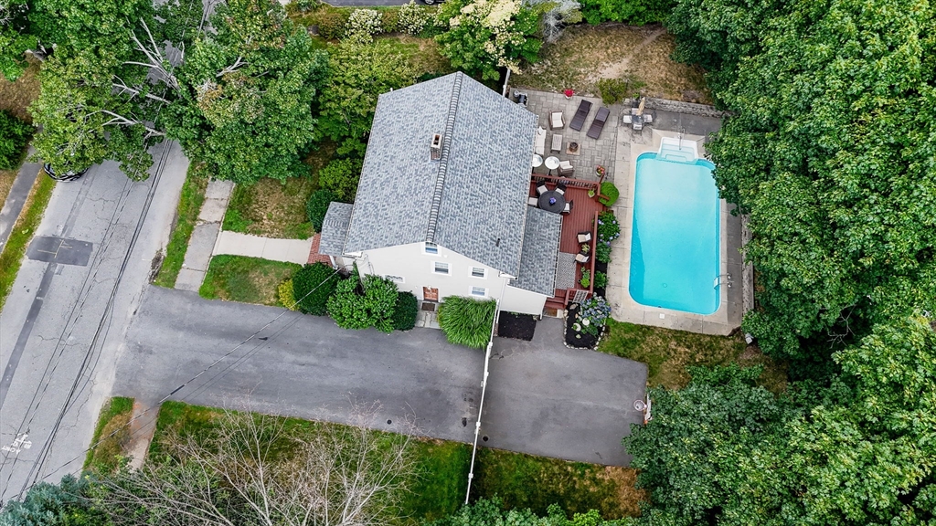 12 Norval Avenue