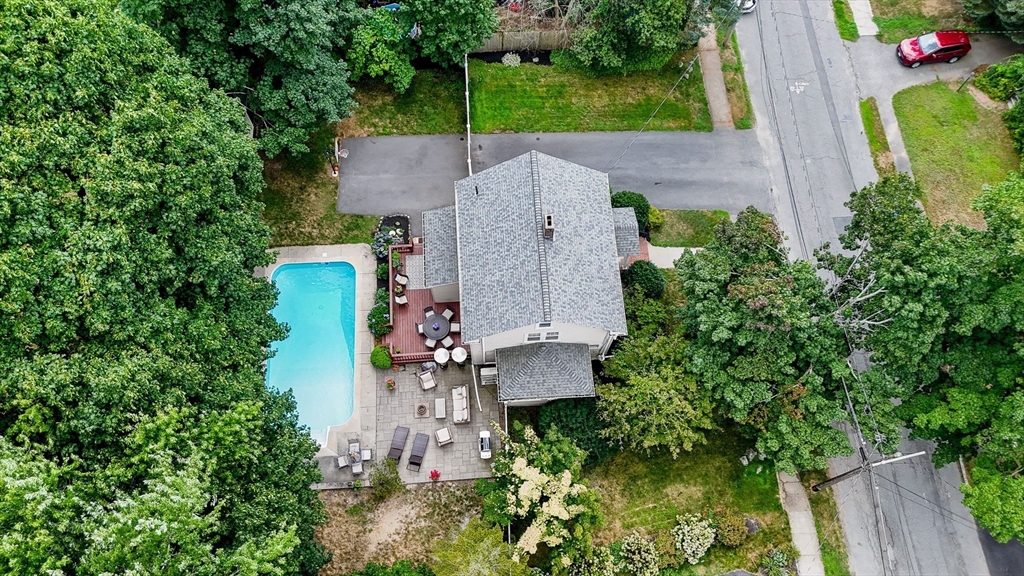 12 Norval Avenue