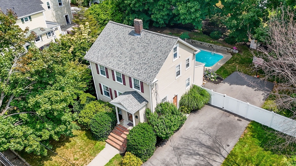 12 Norval Avenue