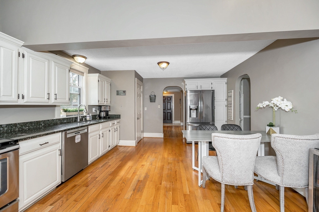 12 Norval Avenue