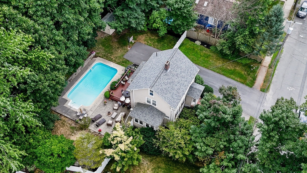 12 Norval Avenue