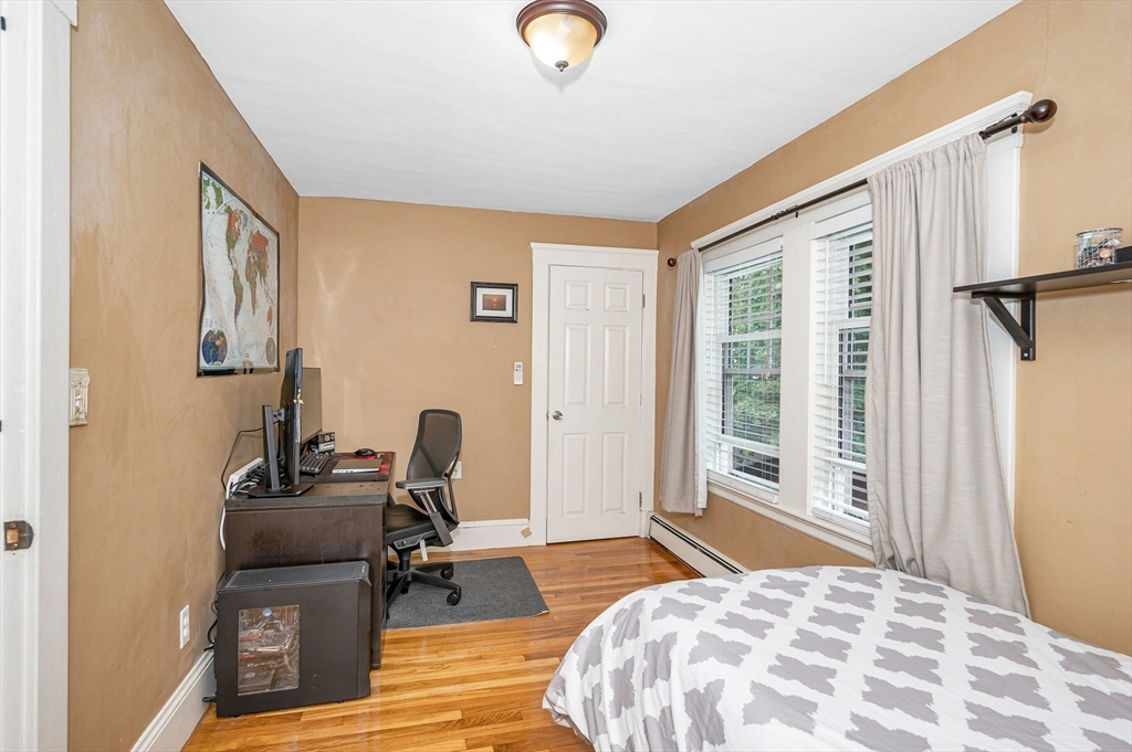 12 Norval Avenue