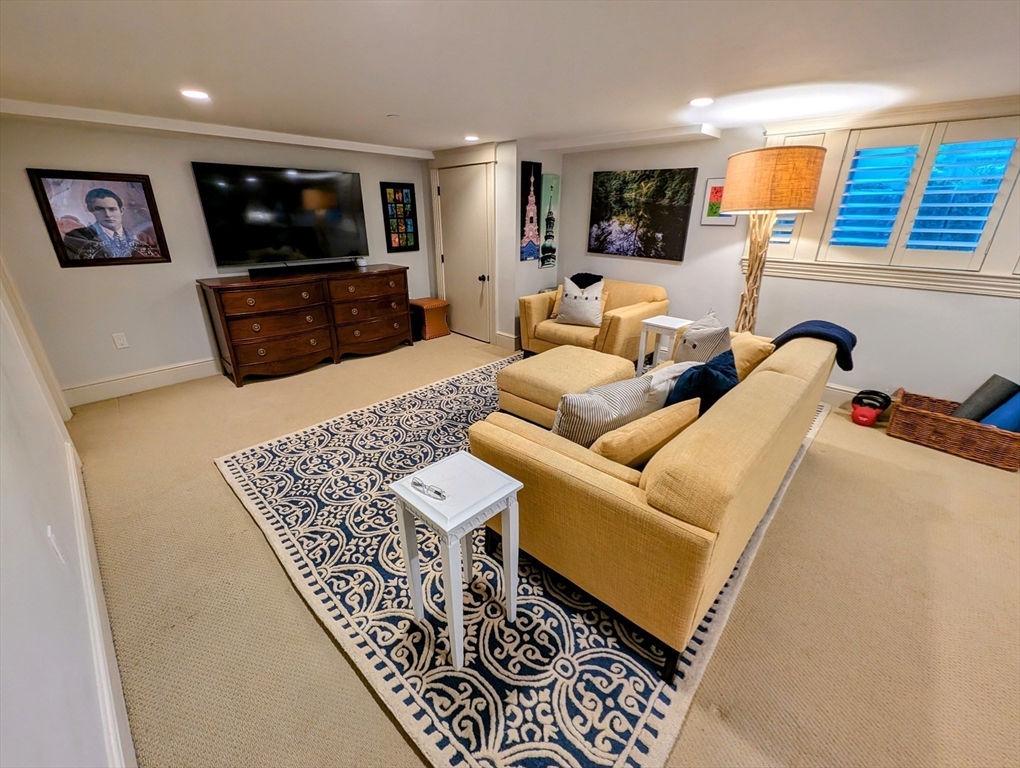 15 Florence St # 15
