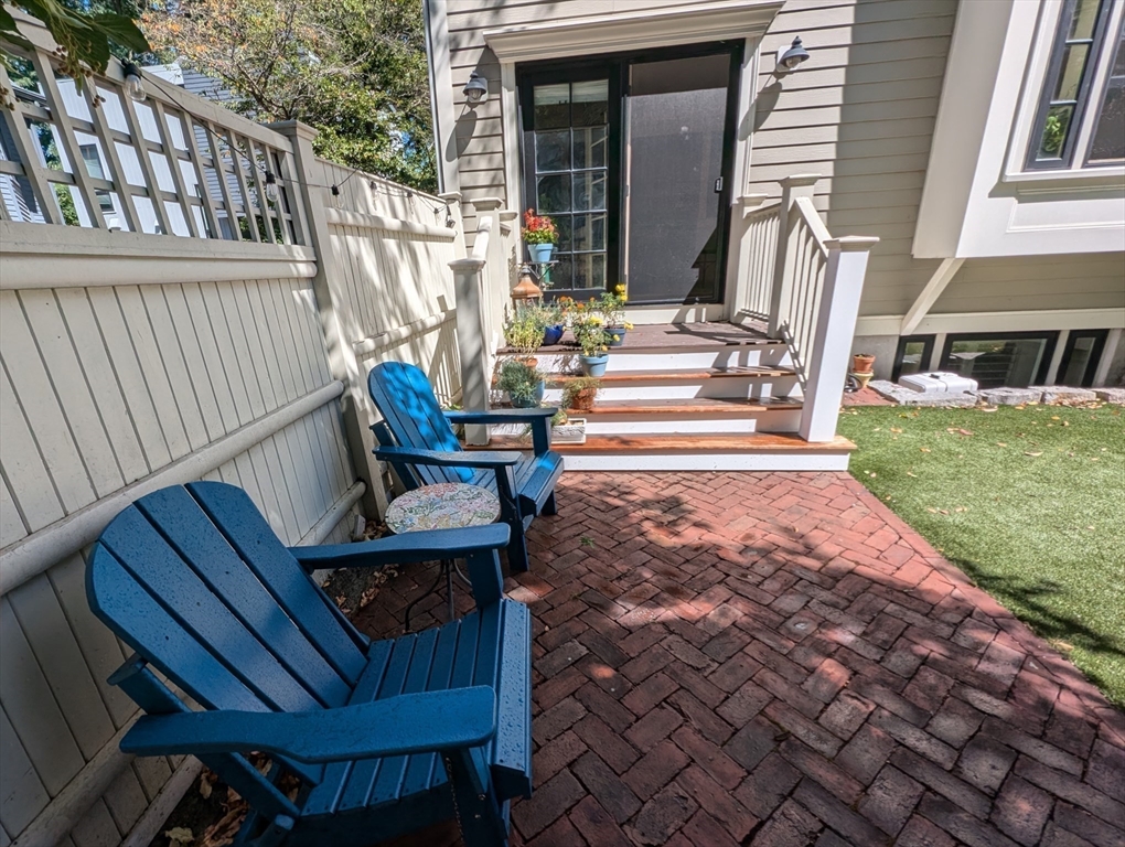 15 Florence St # 15