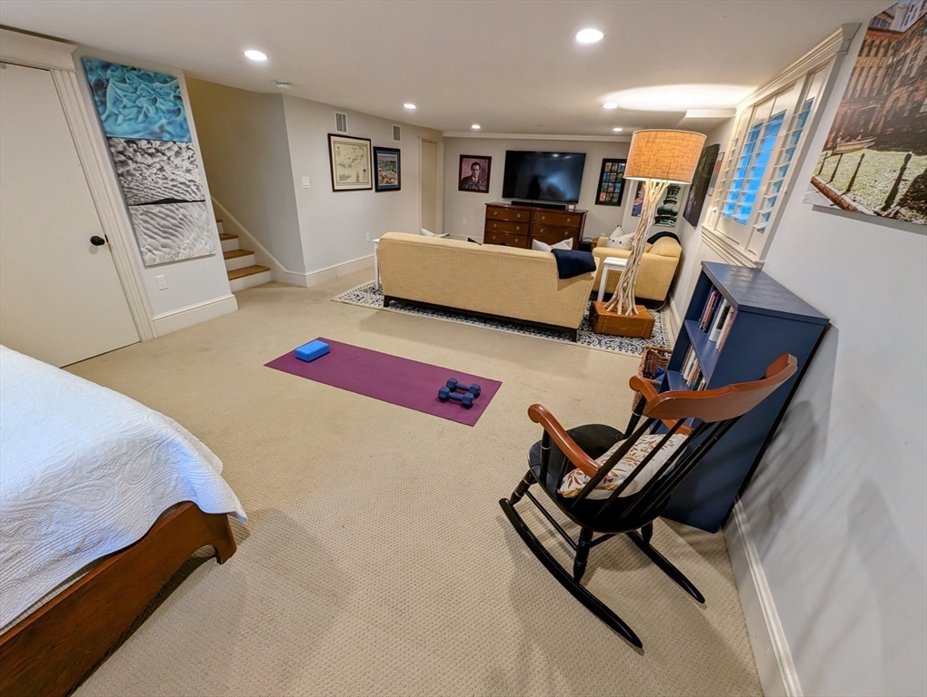 15 Florence St # 15